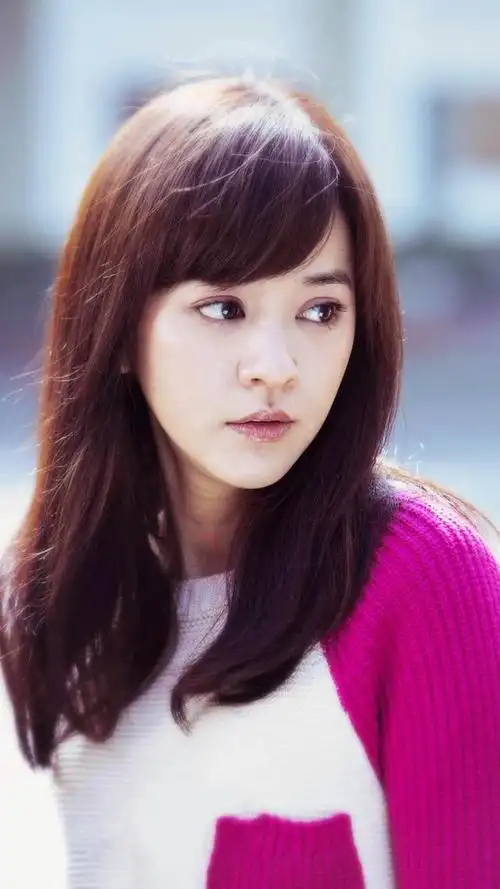 陈意涵是一位漂亮又有才华的女星,她曾经出演过《比悲伤更悲伤的故事