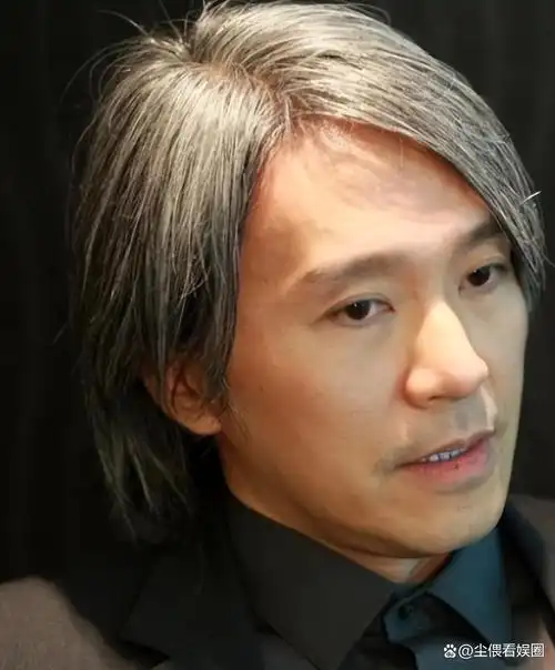 说起来不结婚的男神,周星驰肯定是榜上有名,他不仅仅是一个好导演