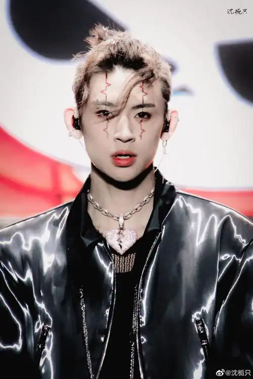 上海国潮音乐节小鬼压轴舞台七首歌连唱