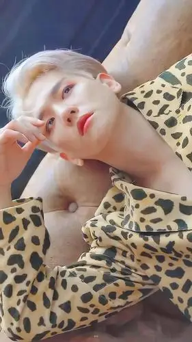 手机壁纸边伯贤