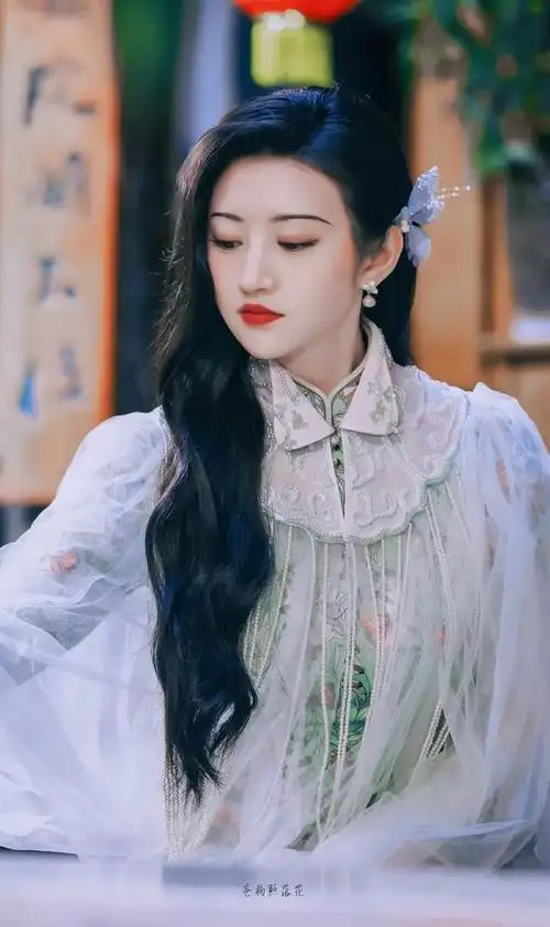 司藤|景甜和她没用的男人们