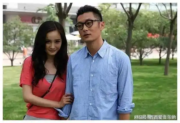 怪不得吴京不让女孩进娱圈,看杨幂吻戏被男演员亲到变形就知道了