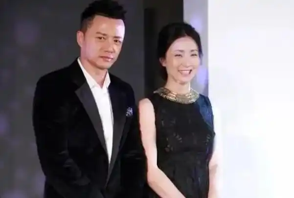 段奕宏三考中戏读书4年不回家年初四在宿舍为陶虹做手抓饭