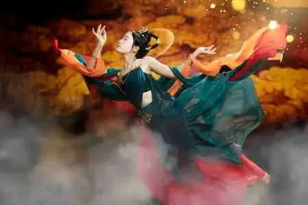 中国文化白天飞天的美女室内飞天动作摄影图配图