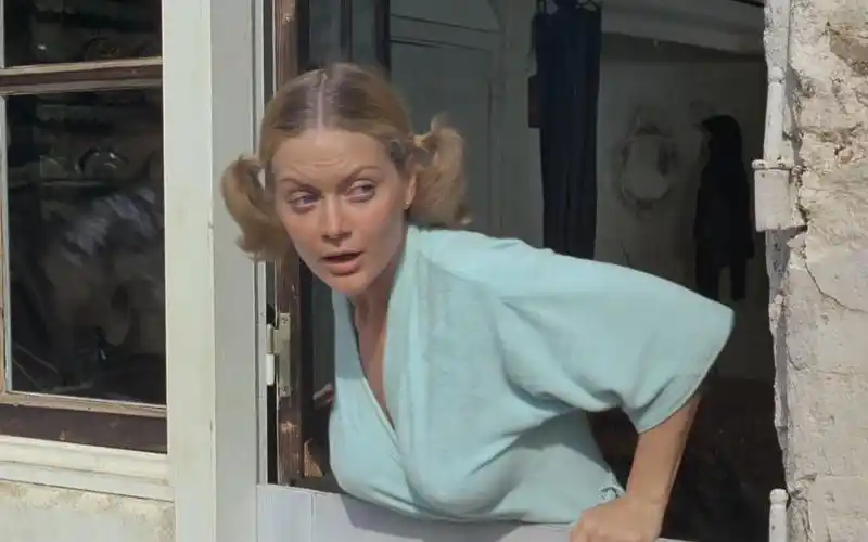 cc字幕欢喜大逃亡1978小时候看的很经典的法国喜剧电影