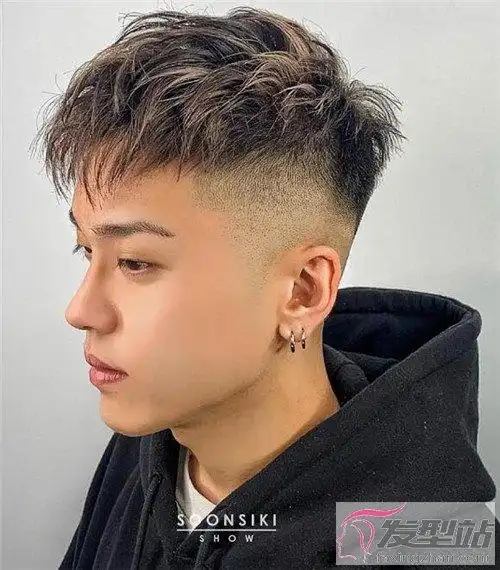 男生个性挑染发型刘海挑染时髦抢眼