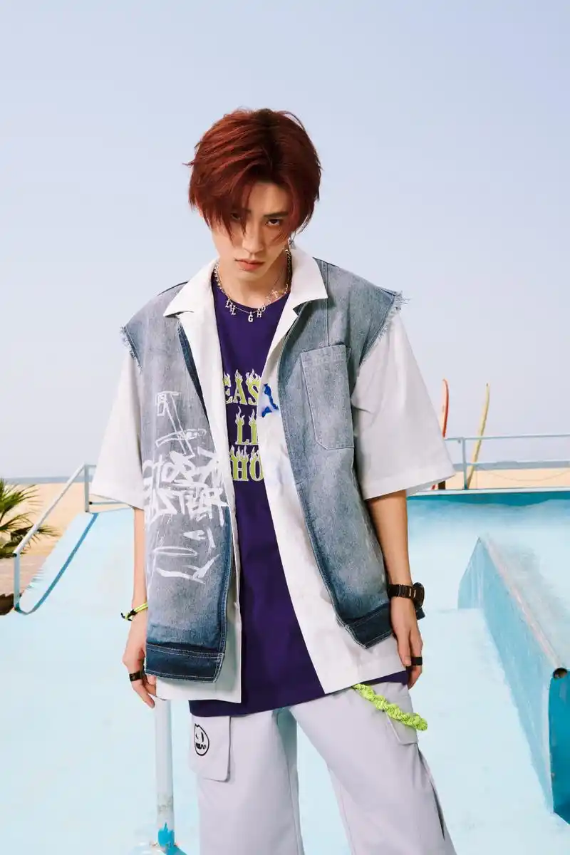 [小鬼][新闻]210624 贴心小必公开代言人小鬼壁纸级原图 夏天,海浪和