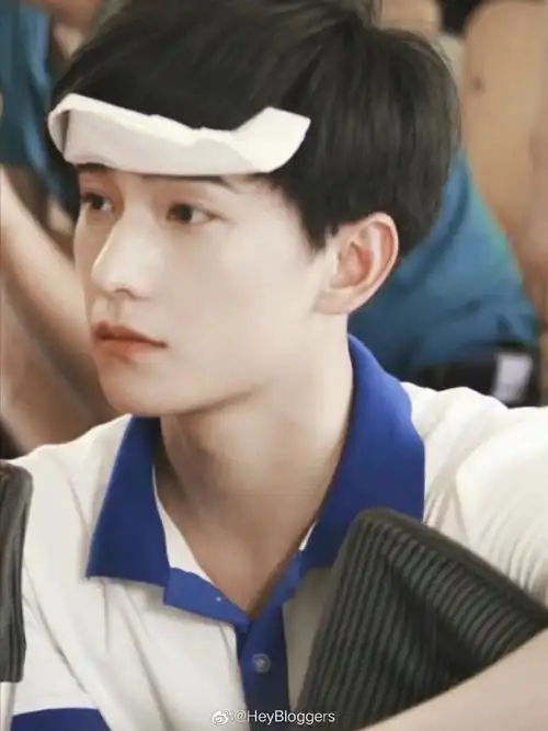 看完杨洋小时候的照片我人没了怎么会有人从小帅到大啊!