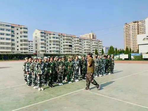 南村中学召开 2019级新生入学队列队形训练动员大会