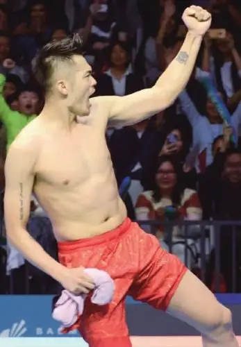 国"球"1天内迎来三项荣誉 霸气朱婷 久违的林丹