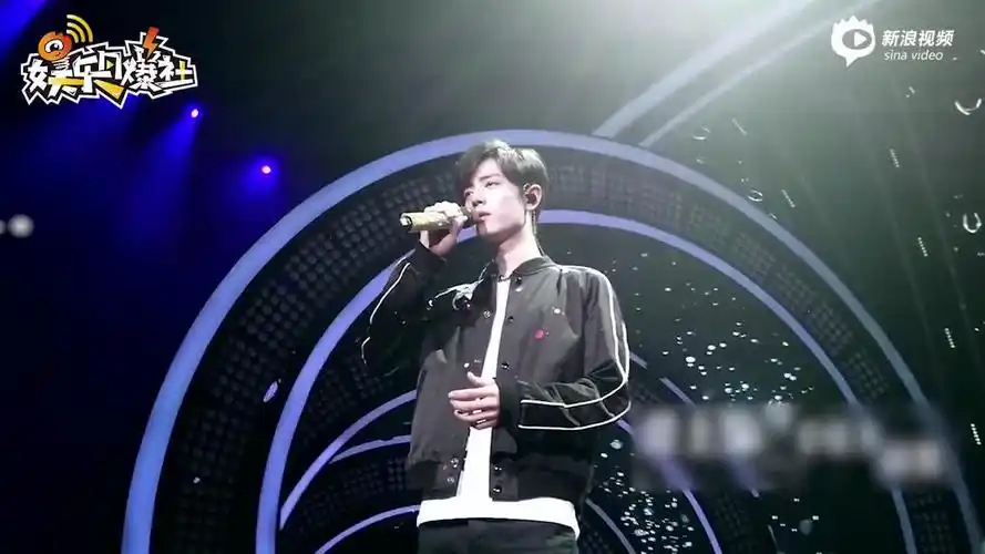 视频:华语历史第一!肖战新歌《光点》销售额过亿