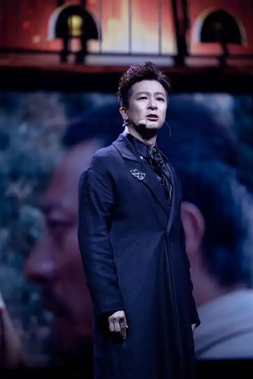 事实证明!"消失"已久的45岁于毅,早已走上了另一条大道!