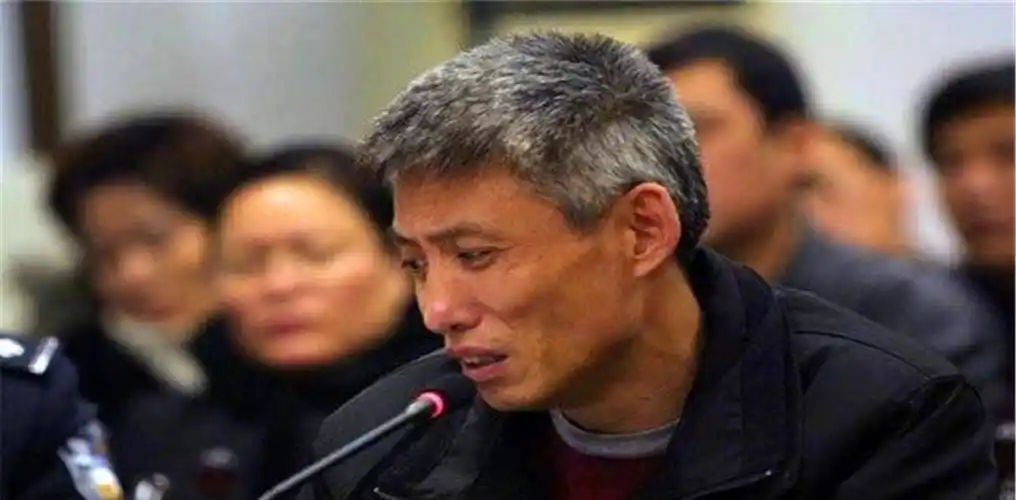 他被称为东北"教父", 比乔四还张狂, 怒扇刘德华, 持枪对峙警察!