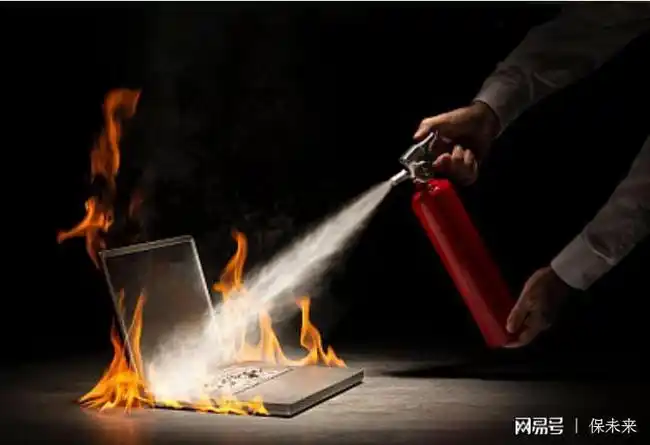 居家必看!这四种火源用水灭,等于把家往火里送