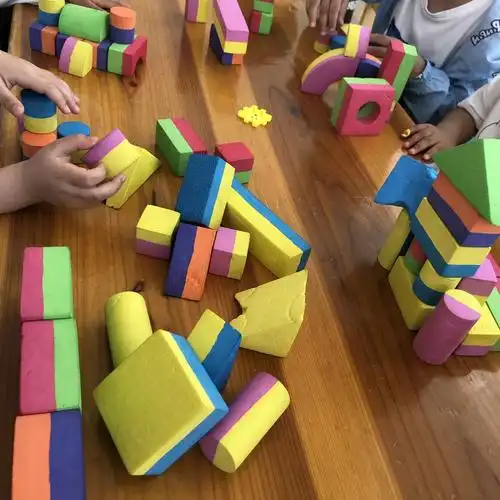 区域活动:搭积木