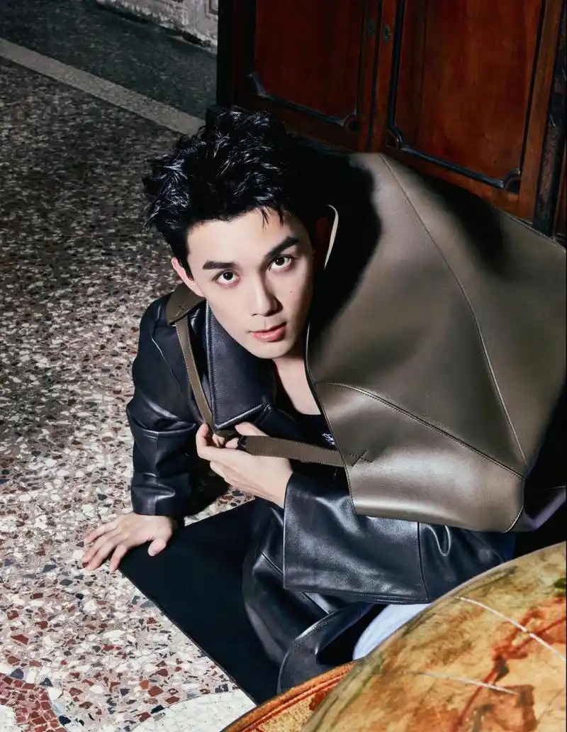 吴磊皮衣穿搭 真的太好看了 完全可以参考一下穿搭