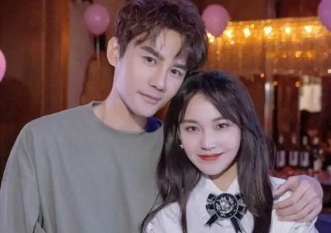 疑似王凯与多年女友的合照被曝出这是否会影响王凯的事业