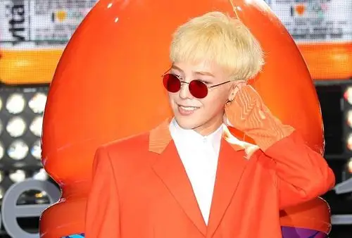 如何评价权志龙的穿衣风格呢?