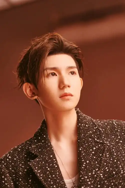 随便发一条给首页各位洗洗眼王源正脸特写,一等标志#王源2024龙行绛气