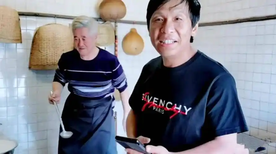 回顾宋小宝与前妻离婚娶美女粉丝改善基因一对龙凤胎可爱讨喜