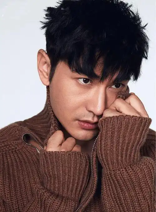 黄晓明的新发型来了,终于把刘海留长,帅气和显年轻多了!_头发