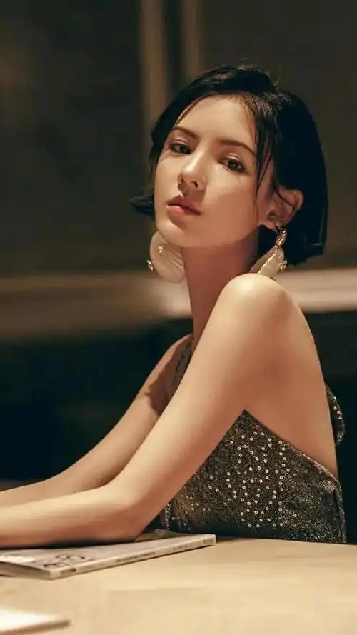 不同风格的美女图集,时尚甜美,你最喜欢哪张?