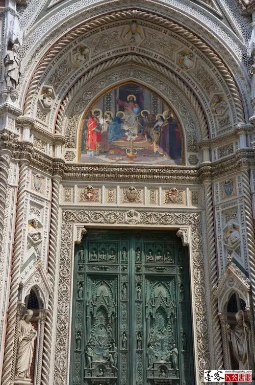 欧洲中世纪建筑艺术-瑰丽神秘的教堂