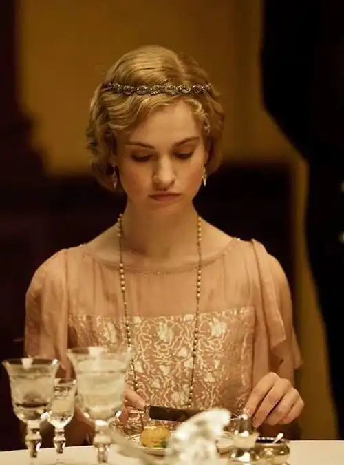 重温《唐顿庄园》爱德华年代时装秀_贵族