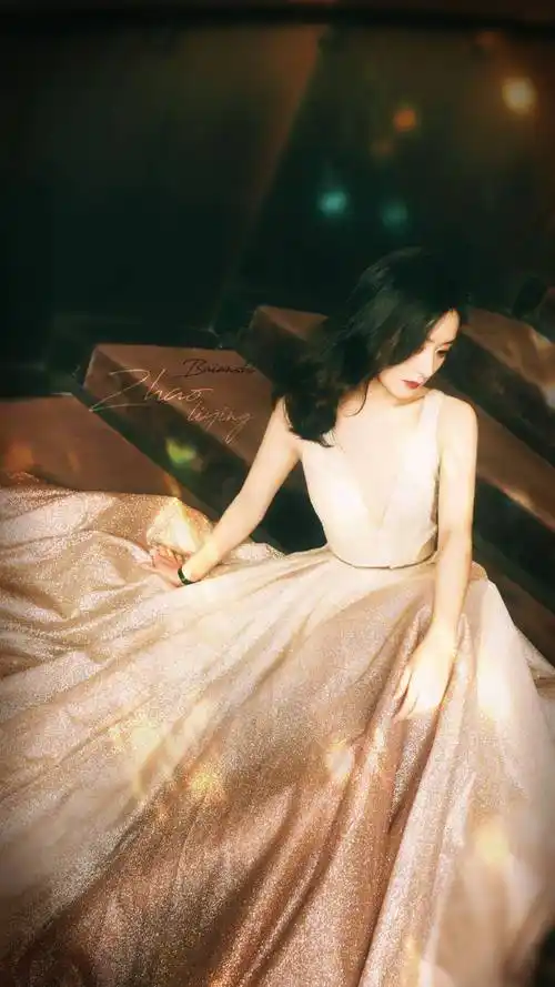 赵丽颖为什么用头发遮住眼睛?高级厌世脸?星光大赏_颖宝_活动_男女