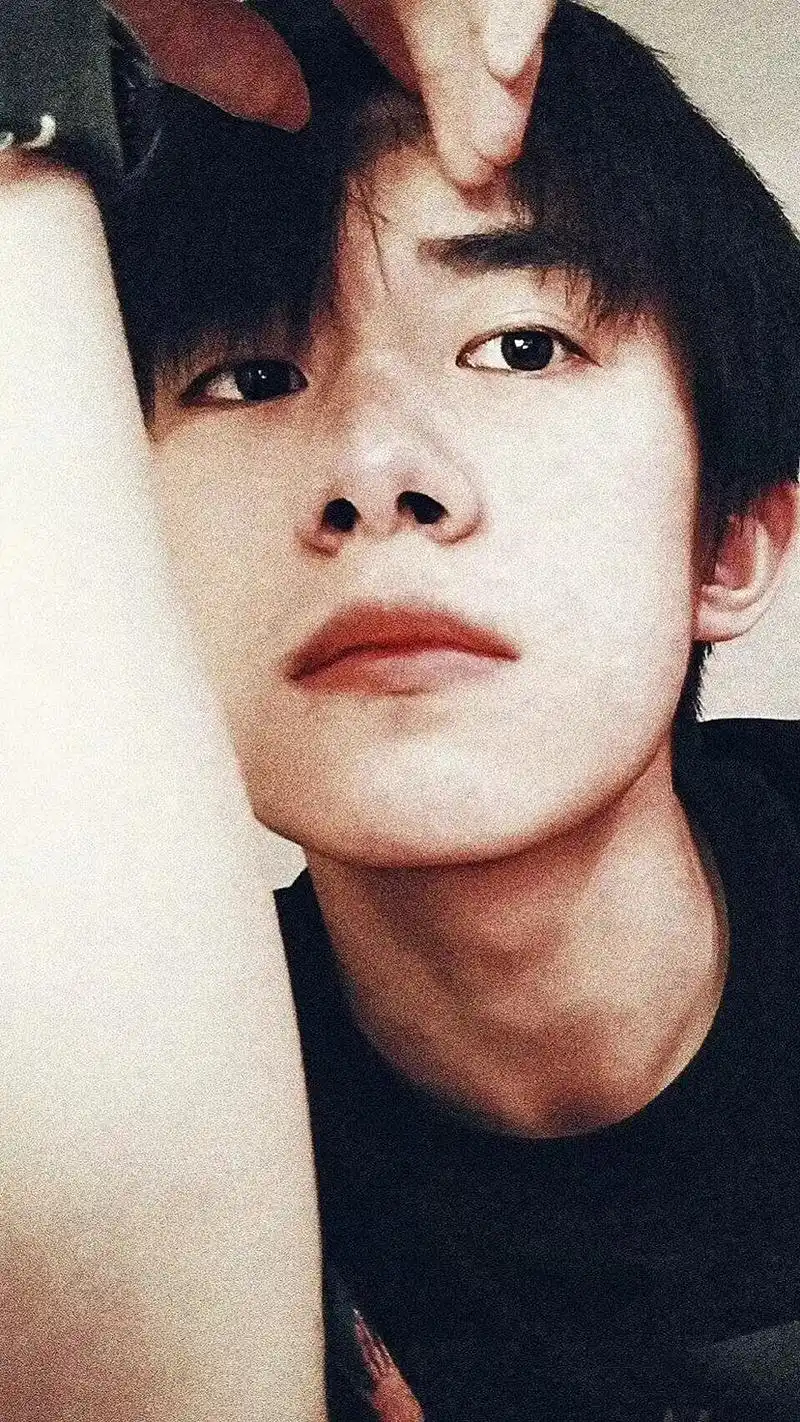 此生固短,无你何欢#易烊千玺 #易烊千玺壁纸  - 抖音