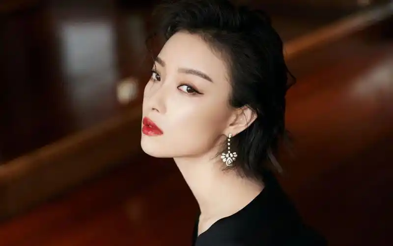 倪妮成熟妩媚高清桌面壁纸