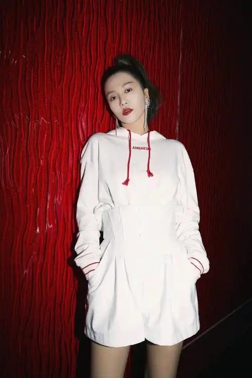 《明星图集》高清内地女歌手美女谭维维性感妩媚写真图片图片大全