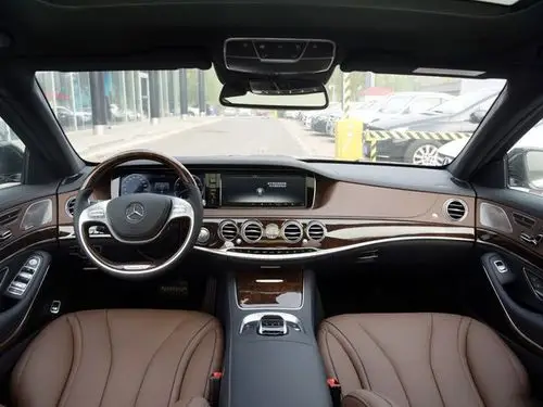 天津港新到奔驰轿车s400l两驱中东版