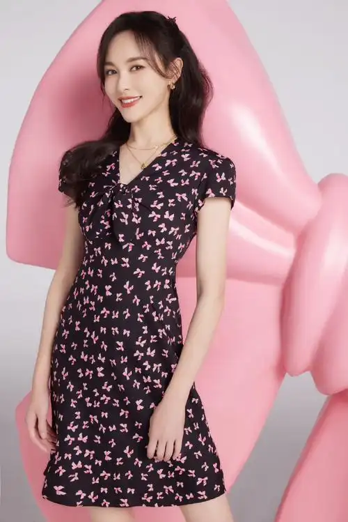 唐嫣反差感造型##唐嫣最新营业照