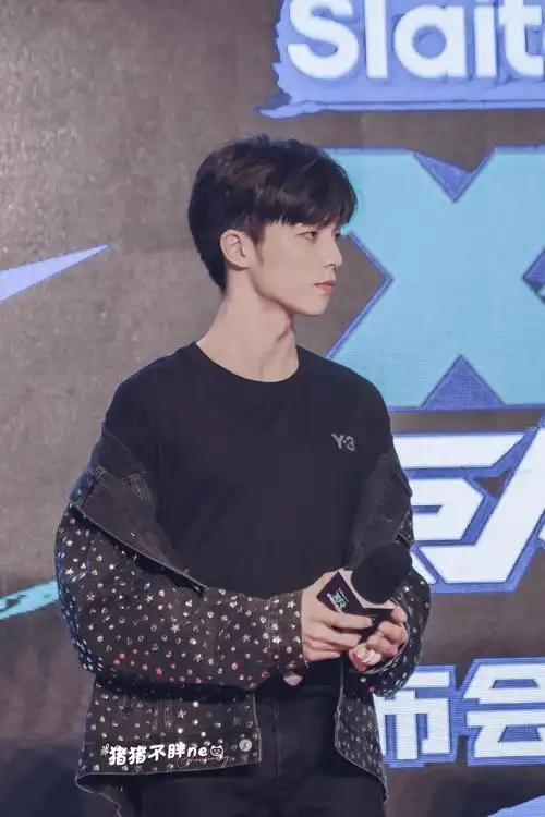 主题:【陈立农 ◆小巨人运动会◆节目闲聊楼】周四中午12:00芒果tv