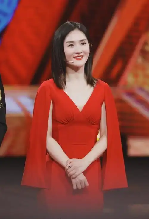 谢娜将担任2020央视春晚节目主持,网友:还是让董卿赶紧回来吧!