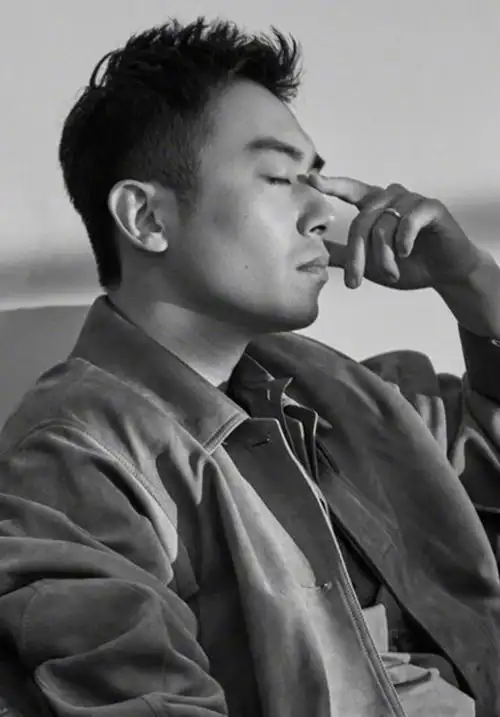 来看看这些男明星的写真,充满了成熟男人的魅力,最后一张超帅!