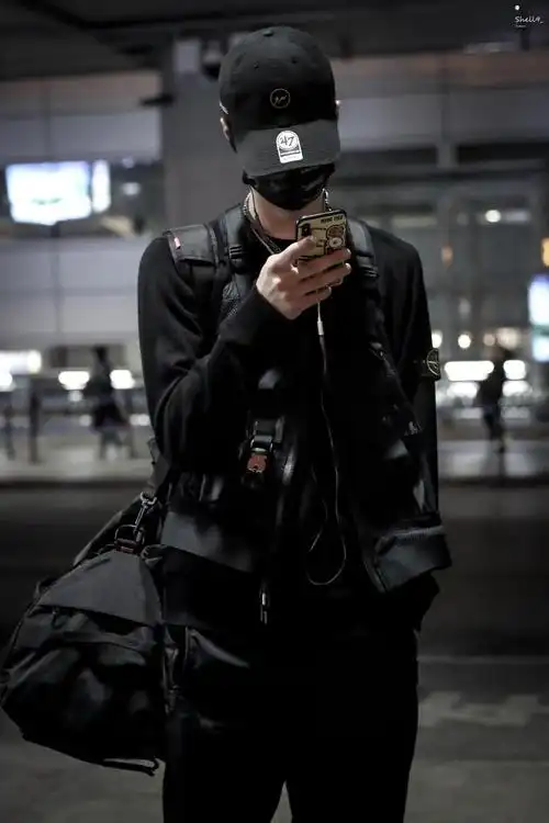 0yxibzo5  2020年2月17日 0:36   关注  王一博机场 评论 收藏