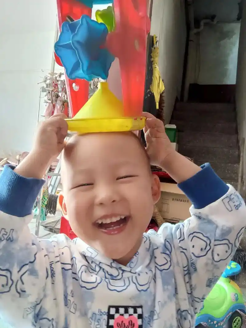 每张照片都笑的那么灿烂!小孩子的快乐很简单.#愿宝贝健康快乐 - 抖音