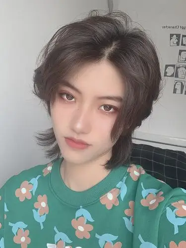 短发逼真卷发鱼头假发蓬松头套中分