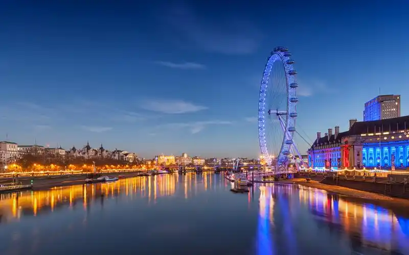 城市的霓虹夜景第4张壁纸,城市的霓虹夜景第4张电脑桌面壁纸-回车桌面