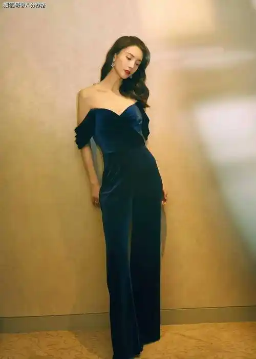 李斯丹妮,她真的好酷啊酷girl加一张蓝盈莹的鹅蛋脸我好羡慕有腹肌的