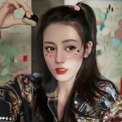 李沁,王俊凯,迪丽热巴的粉丝发小作文:有的感动,有的无理取闹_合作_王