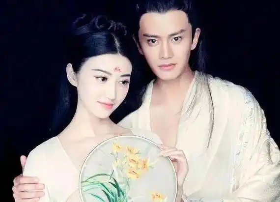 任嘉伦,聚餐不忘带老婆,人帅又专情,聂欢上辈子拯救了银河系啊_影响