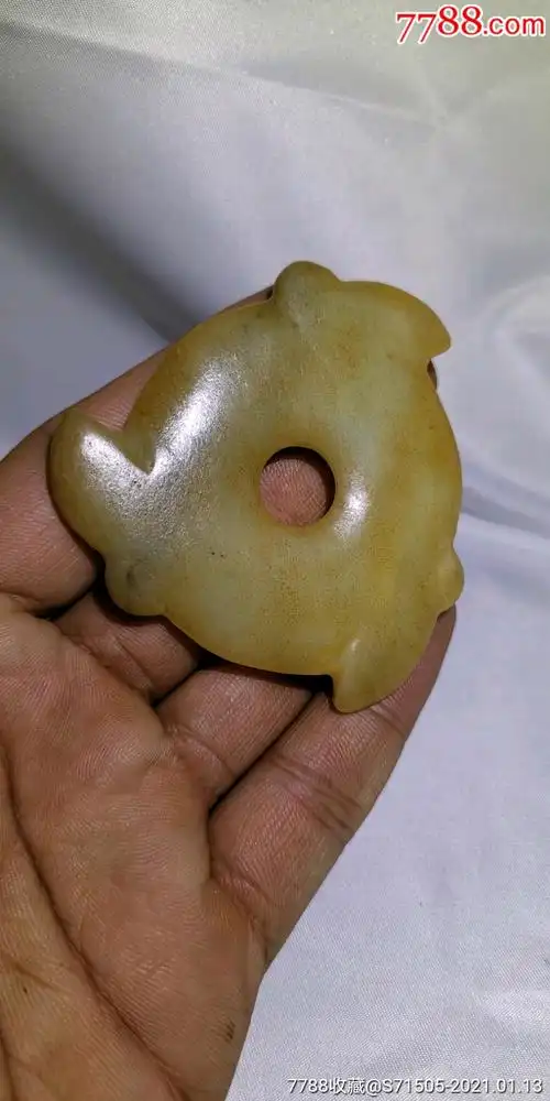 以前收的老黄玉玄机,,红山文化高古玉器红山玉器