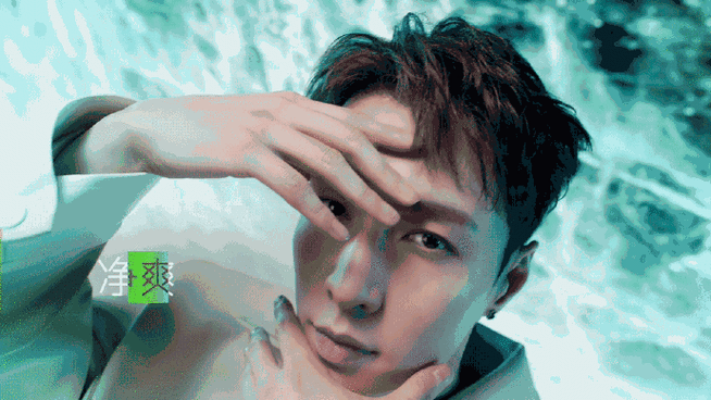 张艺兴出道日共贺曼秀雷敦135年##张艺兴曼秀雷敦品牌代言人