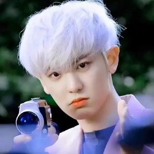 分享一组朴灿烈头像__财经头条