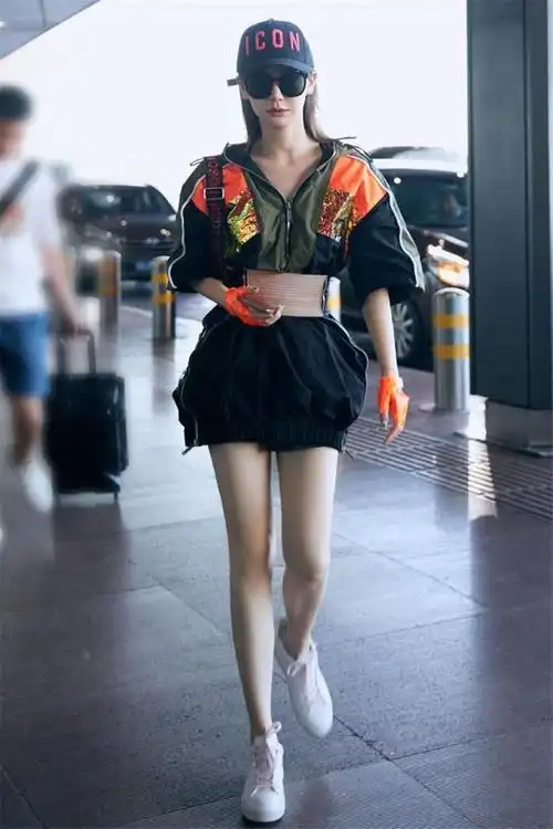 明星服饰搭配(戚薇越来越会打扮)(图7)