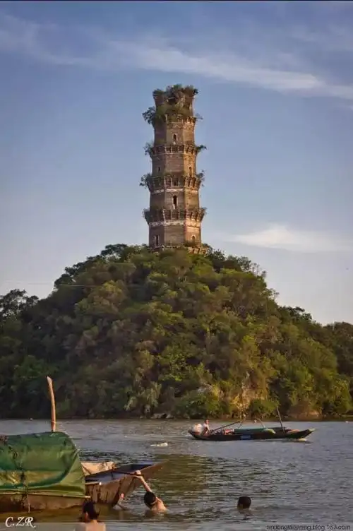 急水塔而我们揭阳,离震中最远的县,仍然震感强烈,同样受灾严重.