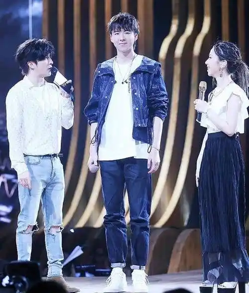 成毅排第三,蔡徐坤c位,倒数第二耐人寻味_李宇春_网友_刘雨昕